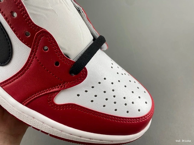 1  Retro 7607 SmartChoice 35 Low Chicago 705329- Jordan 0711